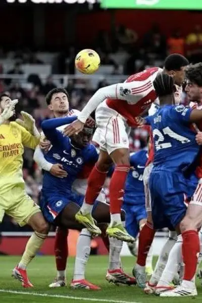Autogol de Hincapié ante Chelsea
