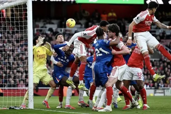 Autogol de Hincapié ante Chelsea