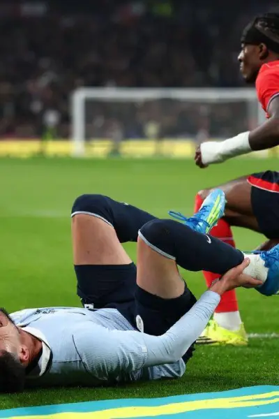 El uruguayo Joaquín Piquerez sufre grave lesión y se perdería el Mundial 