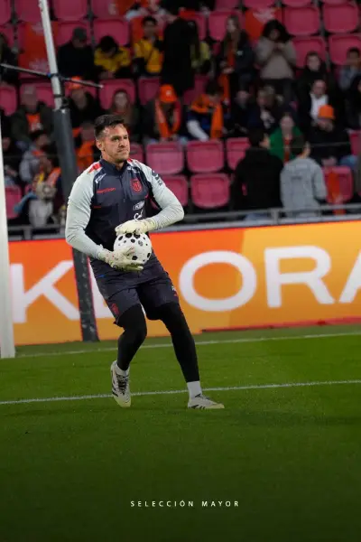 Alarmas encendidas: Gonzalo Valle sale por lesión