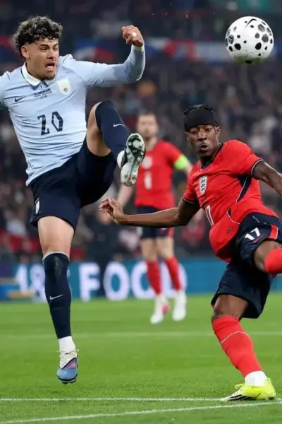 Uruguay se plantó en Wembley: La celeste empató 1-1 ante Inglaterra 