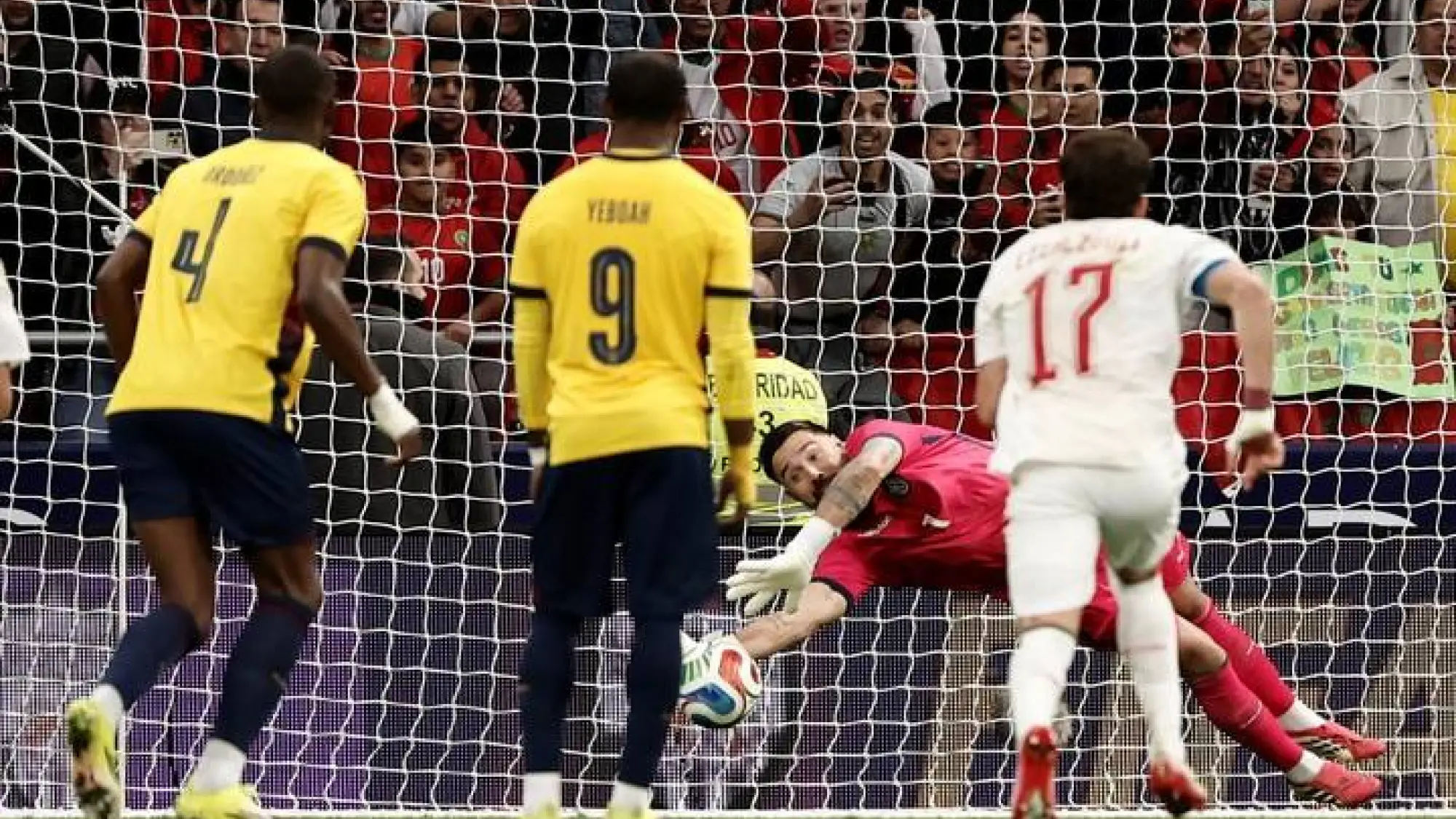 Hernán Galíndez tapó un penal. , AP