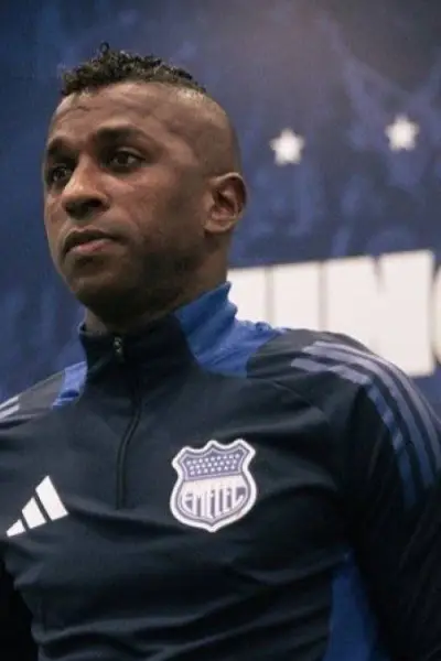 Crisis en Emelec: Miller Bolaños apartado del equipo tras detención por toque de queda