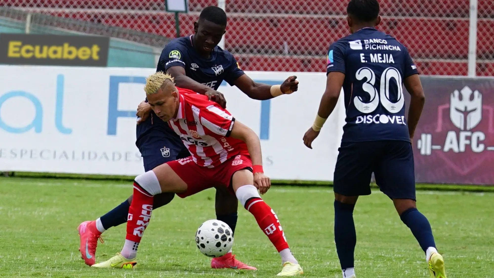 Técnico Universitario vs Universidad Católica , Redes