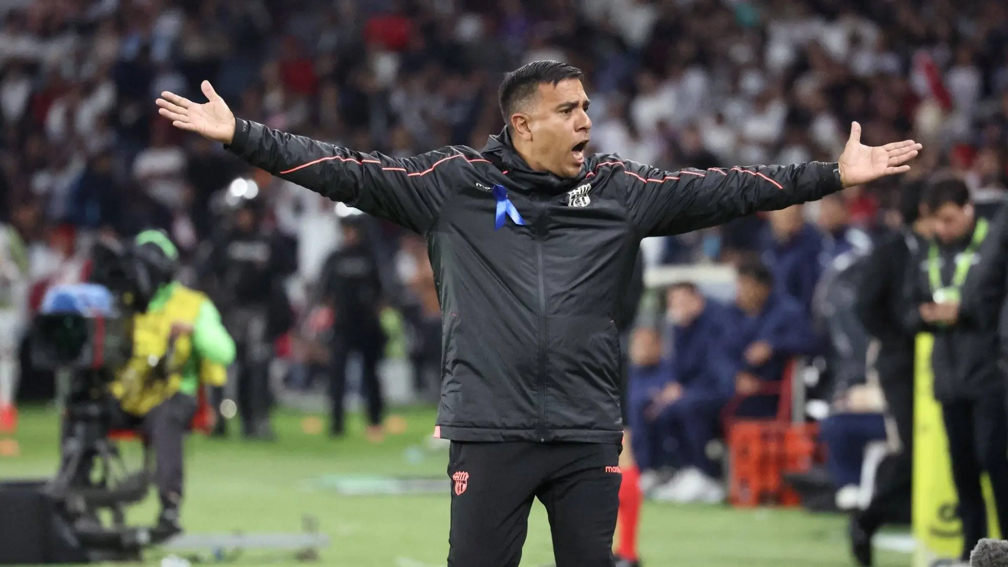 César Farías habló sobre el triunfo de Barcelona en Casa Blanca., API