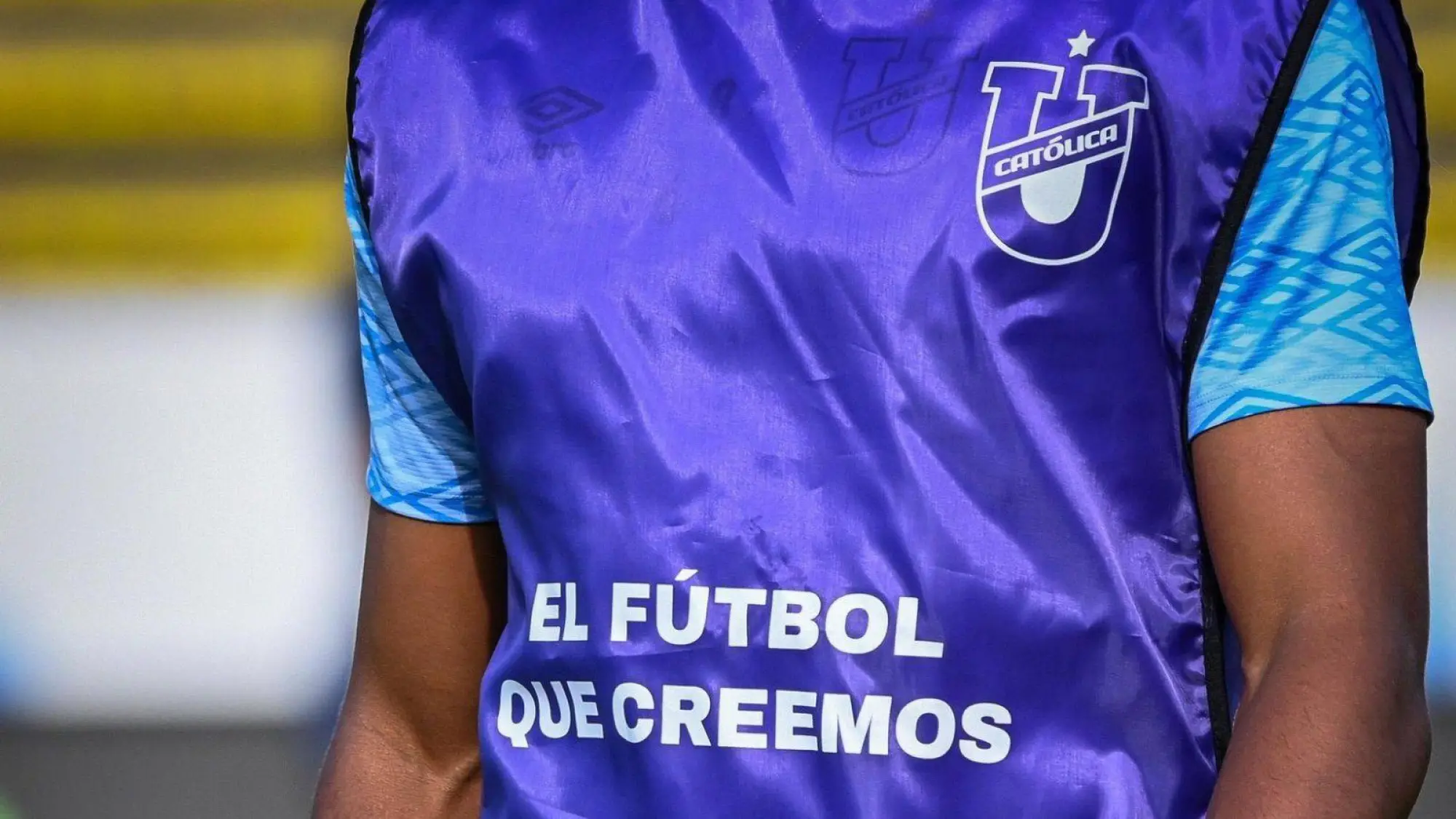 Universidad Católica deberá pagar una fuerte multa por no utilizar los chalecos oficiales de LigaPro., API